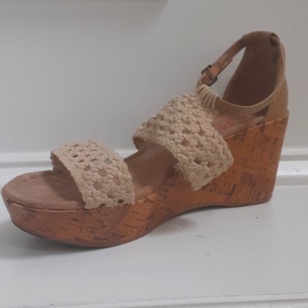 Sandals - Picture 3 of 4